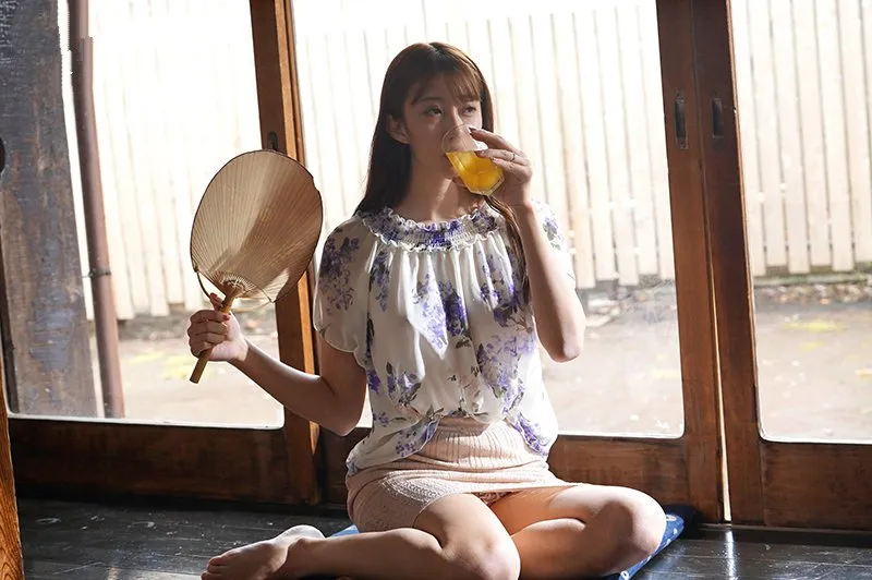 Mùa hè buồn chán ở quê nện cô vợ hàng xóm thiếu thốn vì lấy gã chồng già