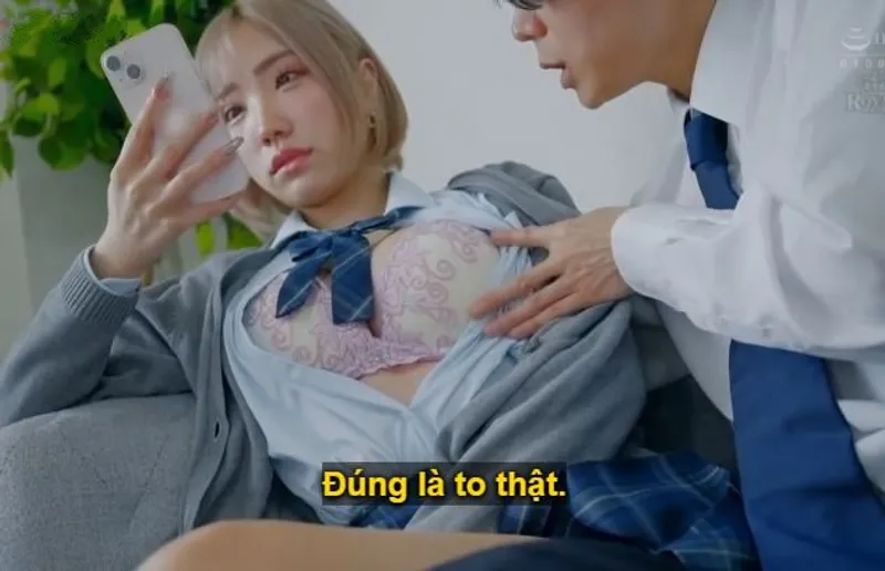 Cô nàng học sinh lạnh tanh chỉ đòi tiền bạc, anh muốn hành hạ em kiểu gì cũng được.