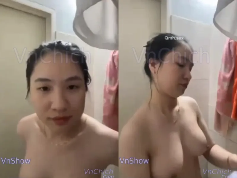 Gái vú bự, vừa call với tình nhân vừa tắm